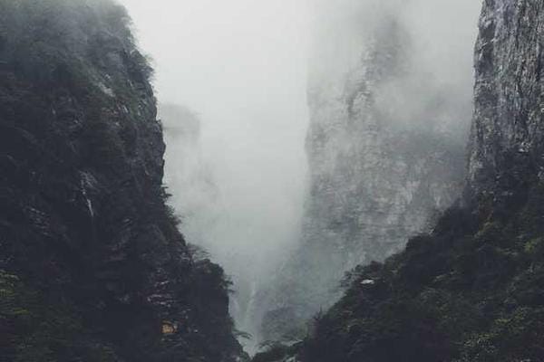 真相揭秘！DeepSeek苹果手机版收费吗？深度解析隐藏功能与付费策略-创奇社
